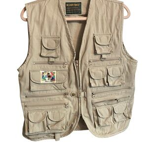 Military/Fishing/Hunting Vest-15 front pockets-Snap/Zip Close-Size Large